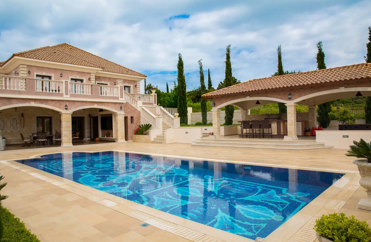 6-bedroom house in Paphos / Kouklia - Image 1