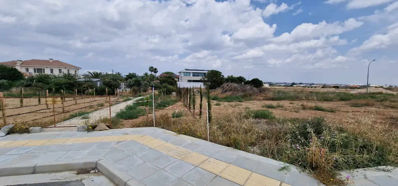  - Image 1