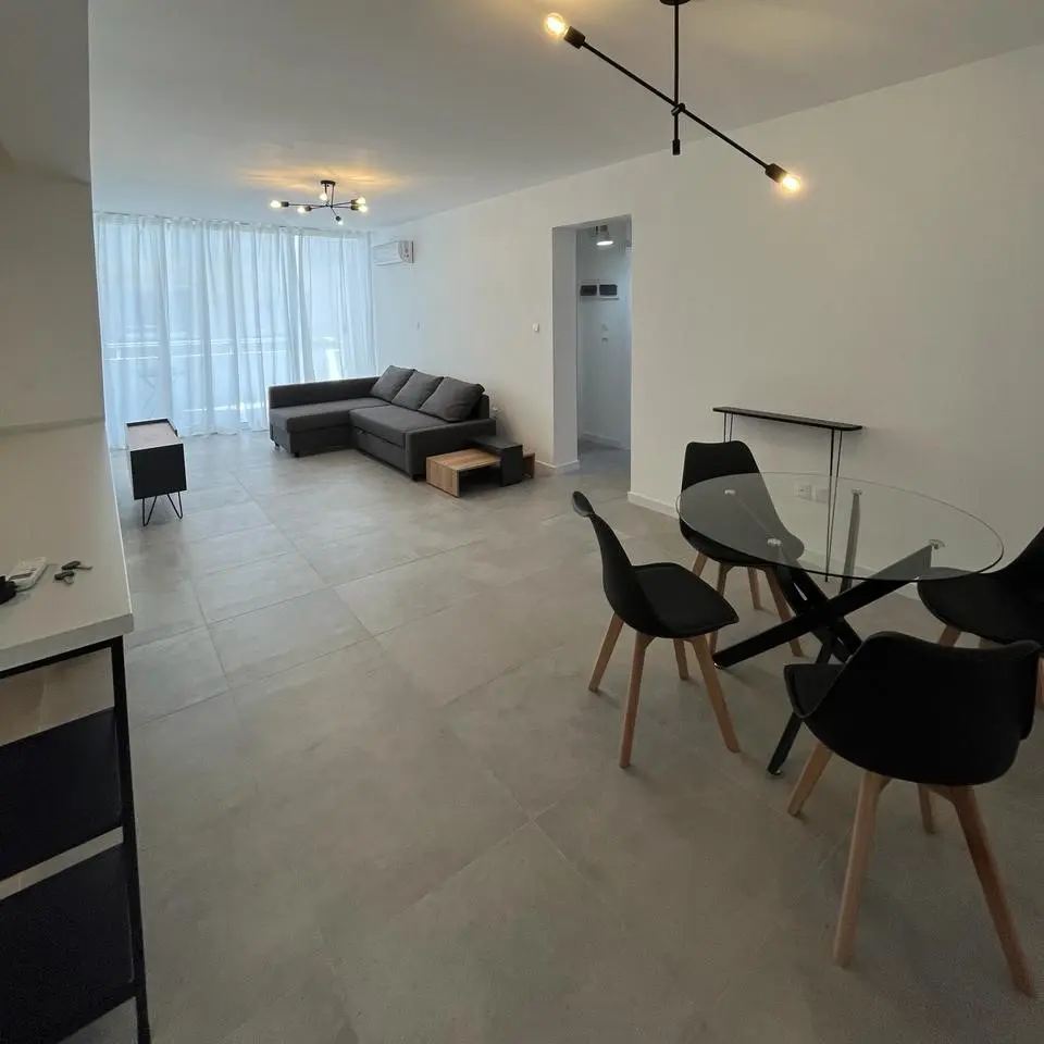  - Image 1