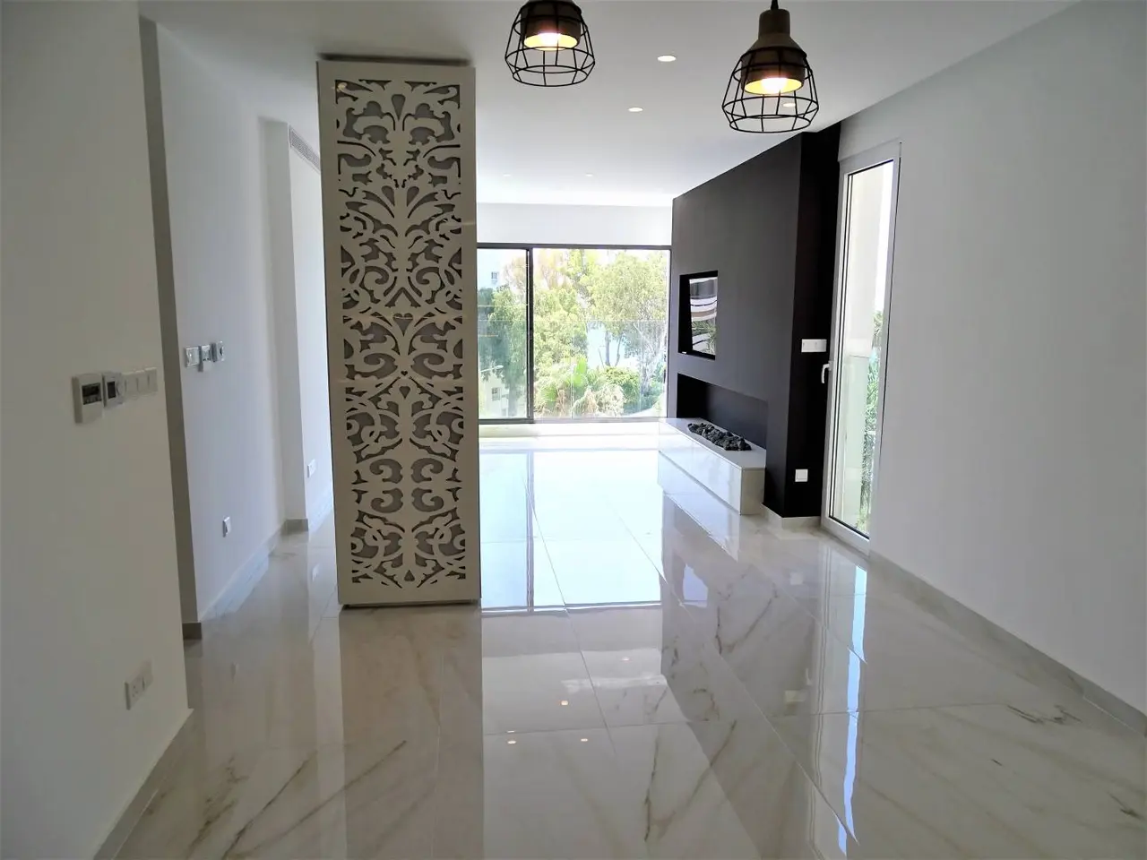 - Image 1