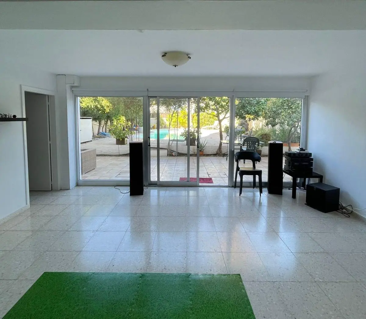 - Image 1