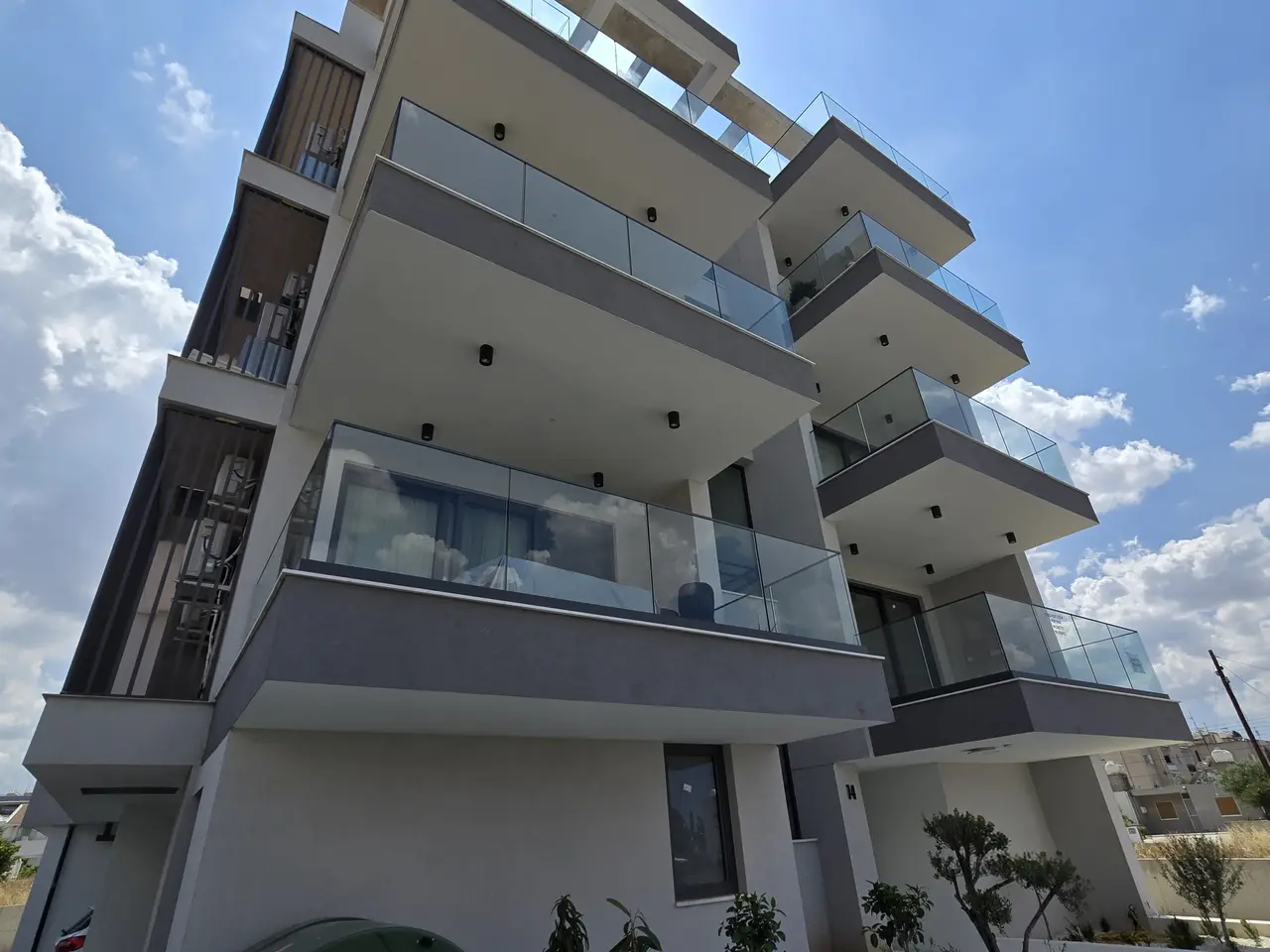  - Image 1