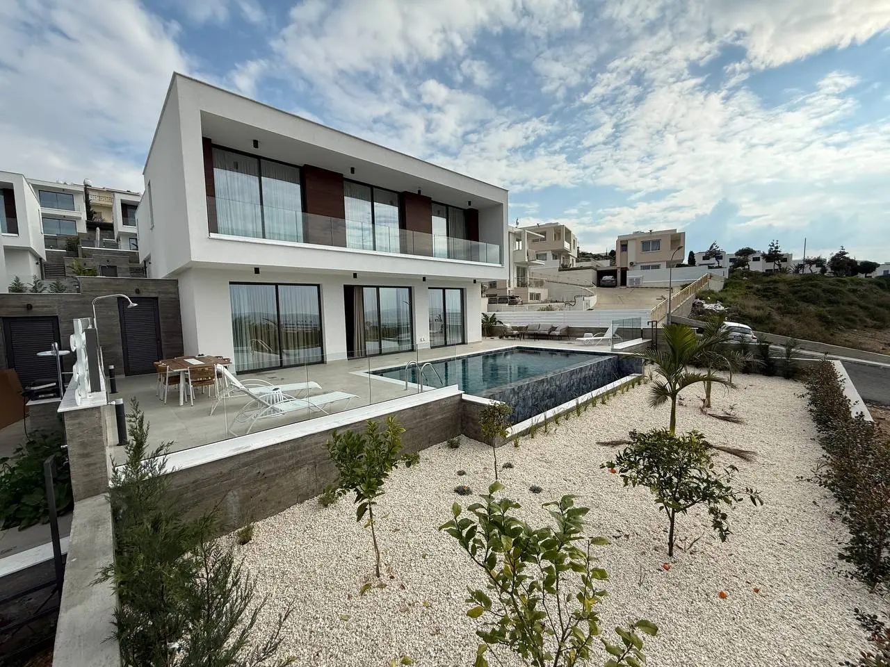 - Image 1