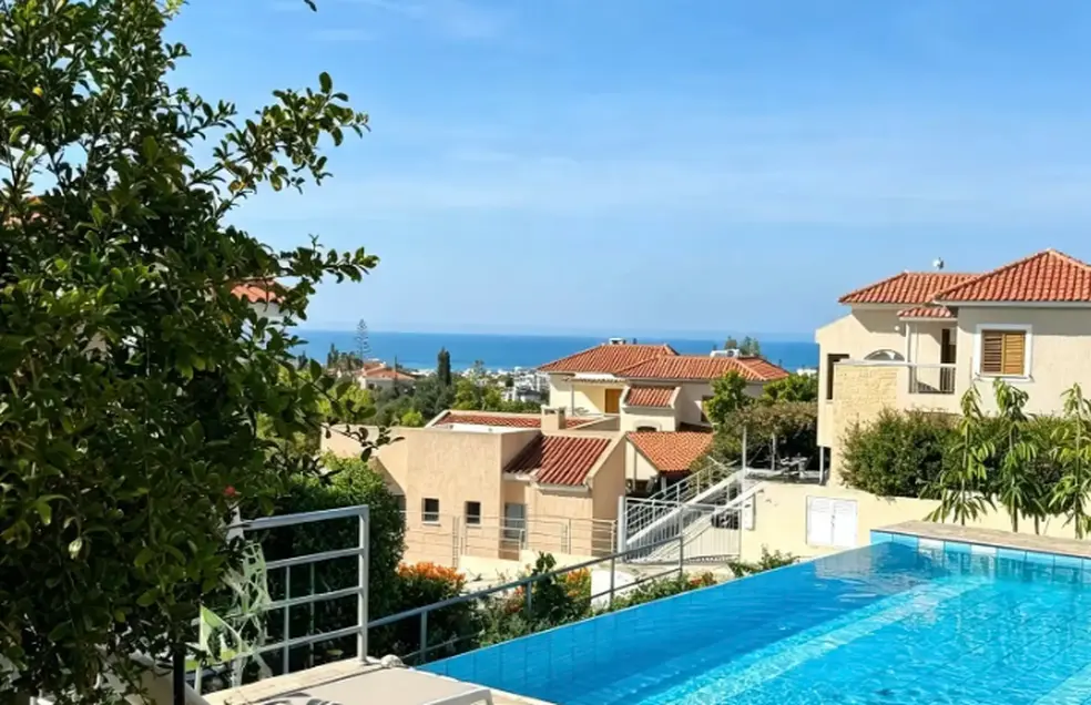 3-bedroom house in Paphos / Konia - Image 1