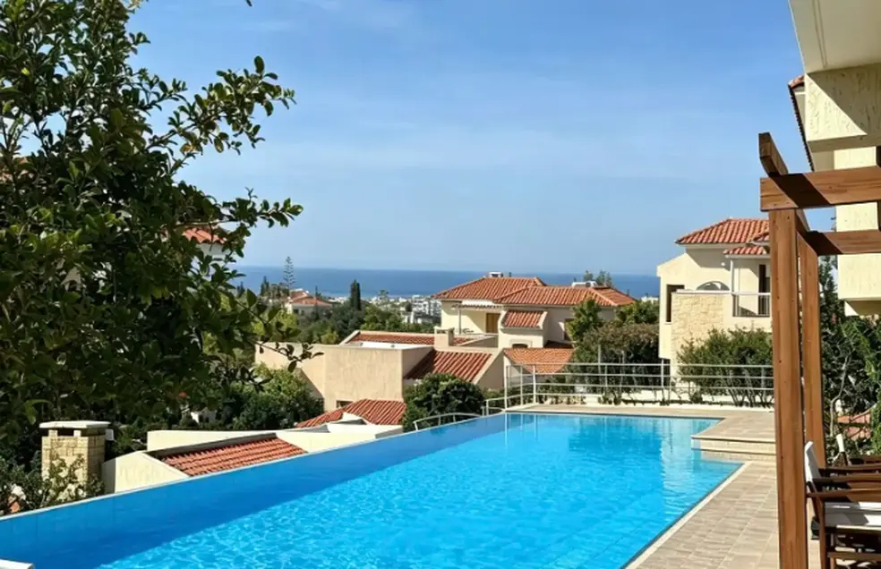 3-bedroom house in Paphos / Konia - Image 1