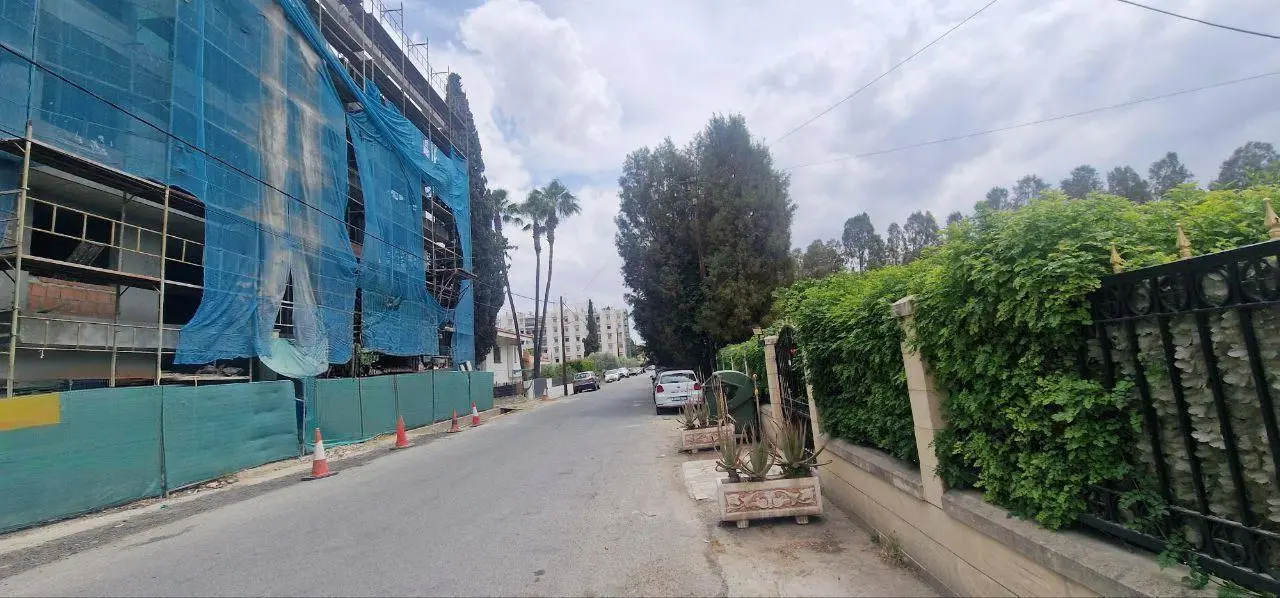  - Image 1