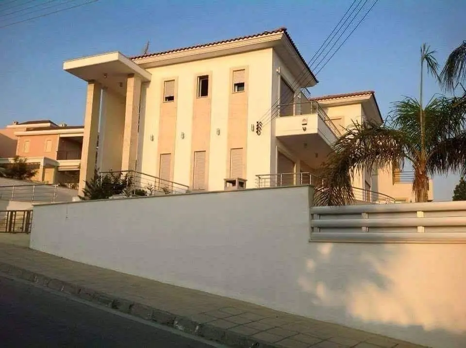  - Image 1