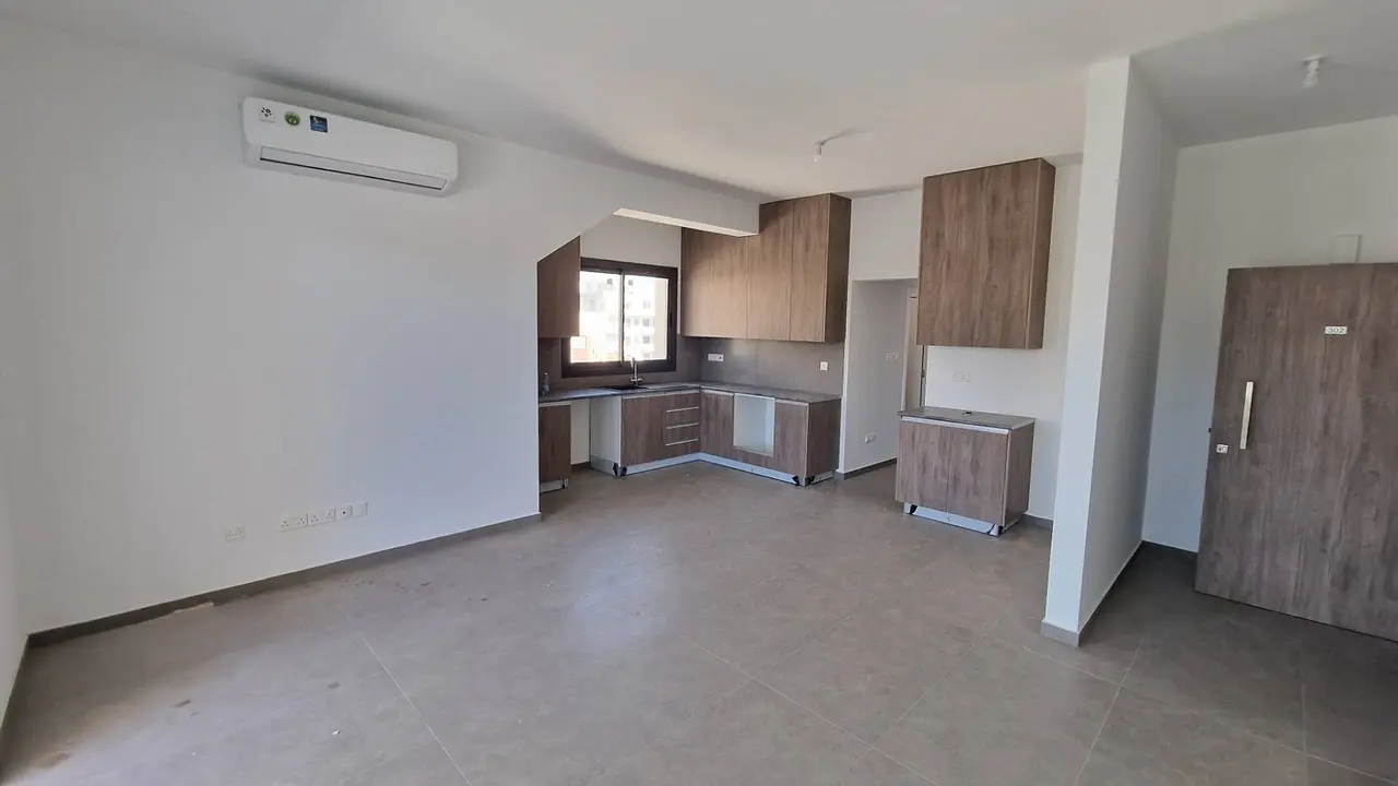  - Image 1