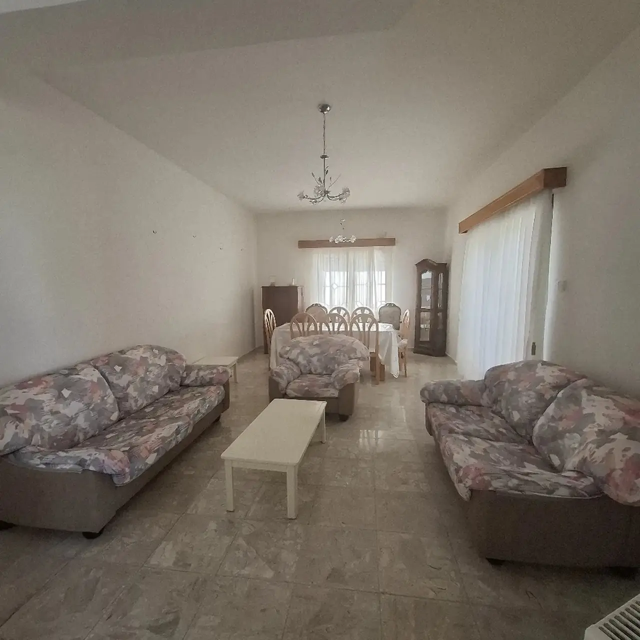 4-bedroom villa to rent - Image 1