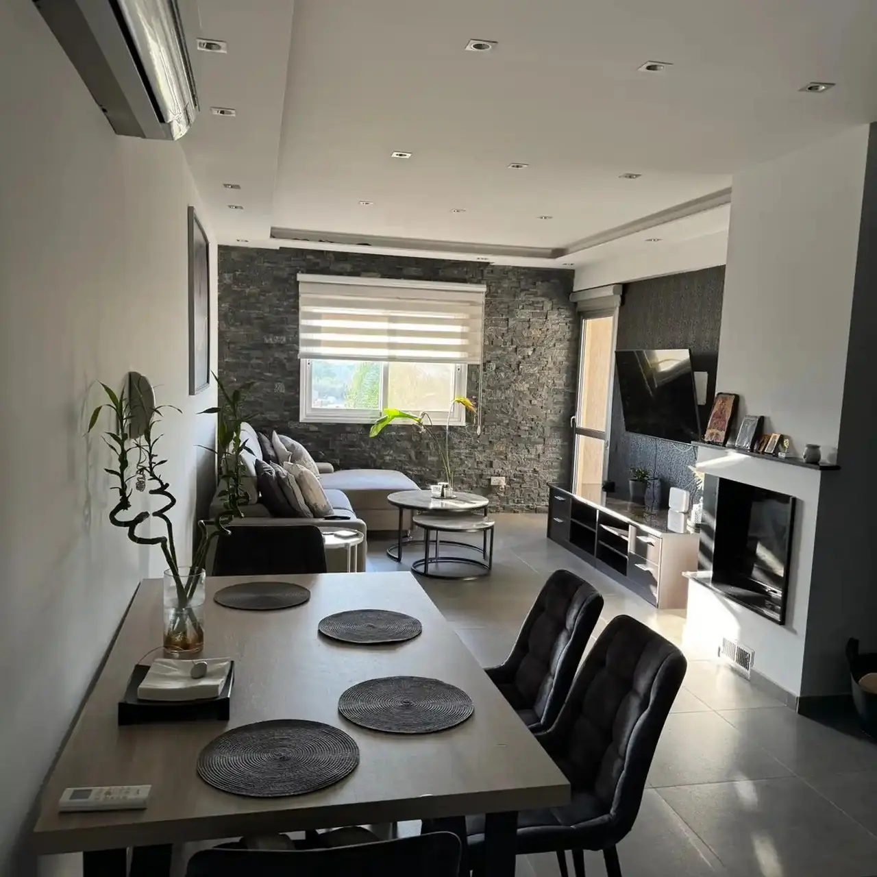 - Image 1