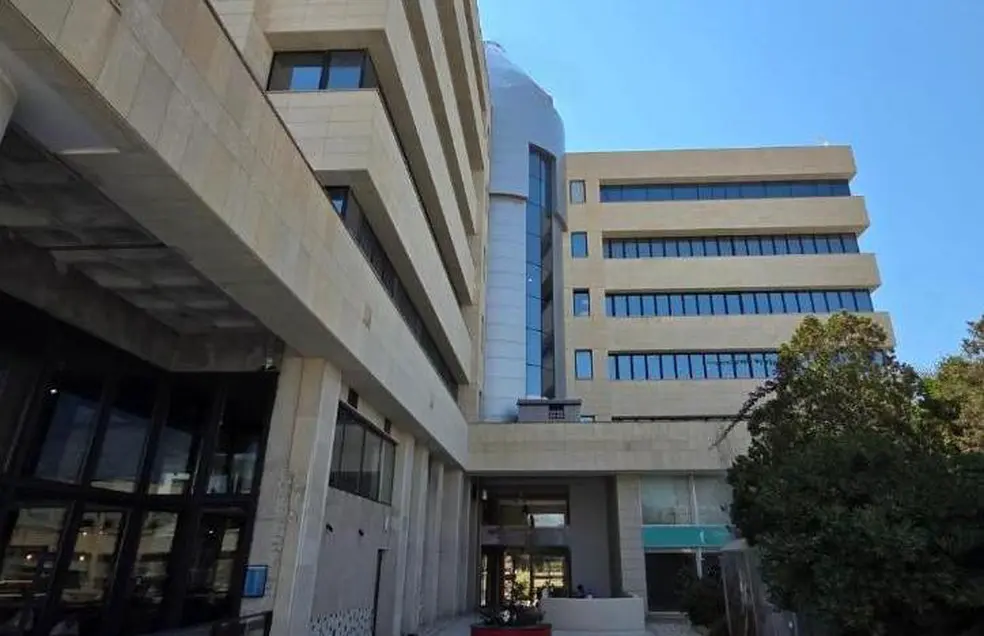  - Image 1