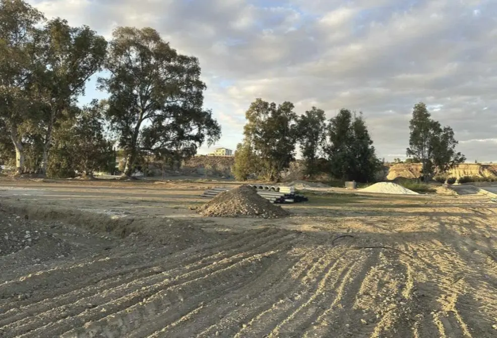  - Image 1