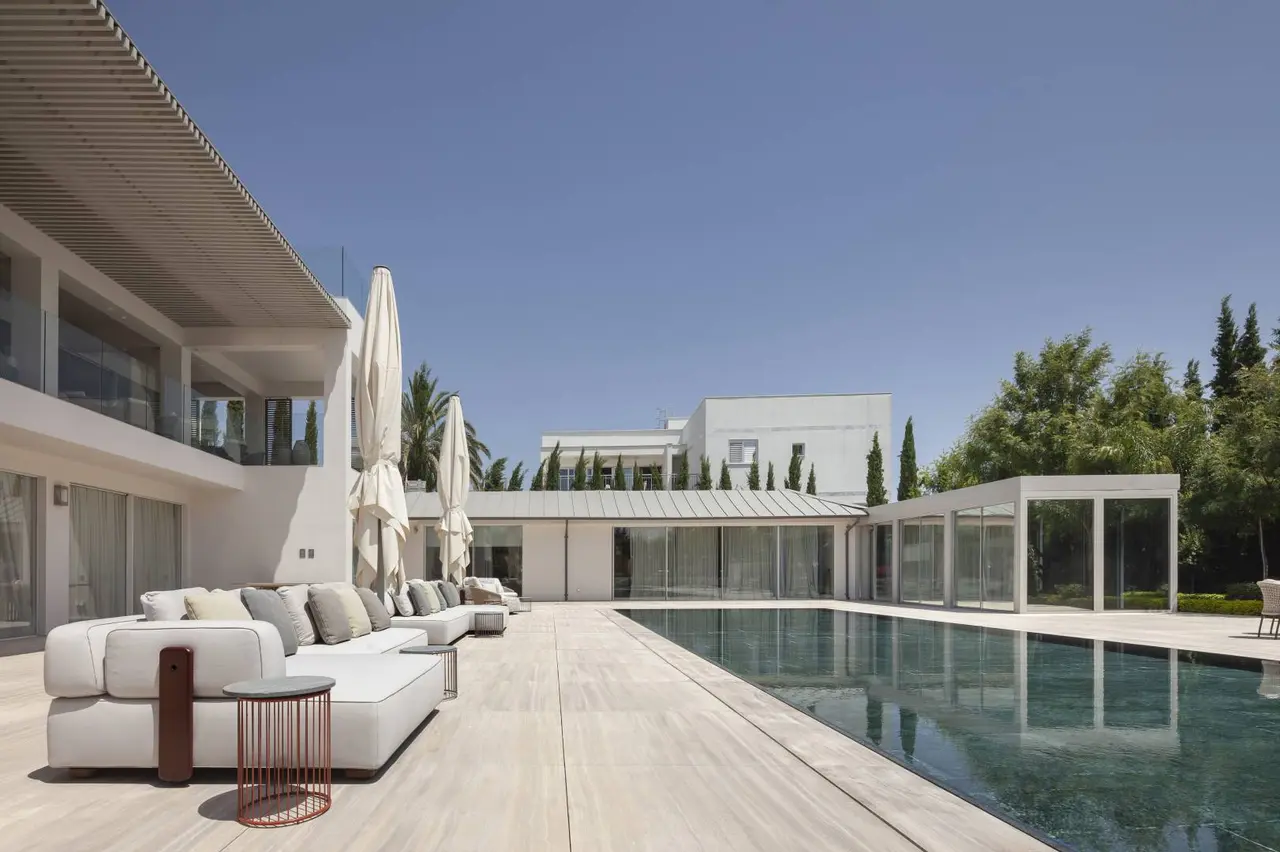  - Image 1