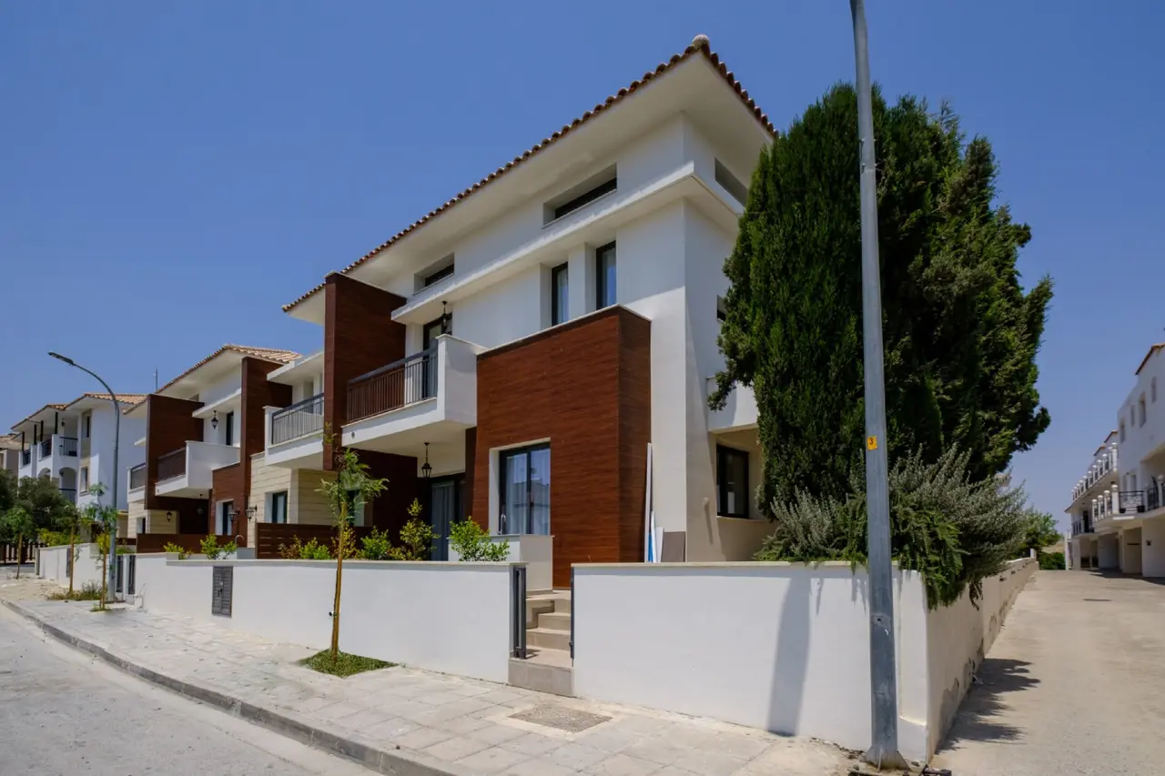- Image 1
