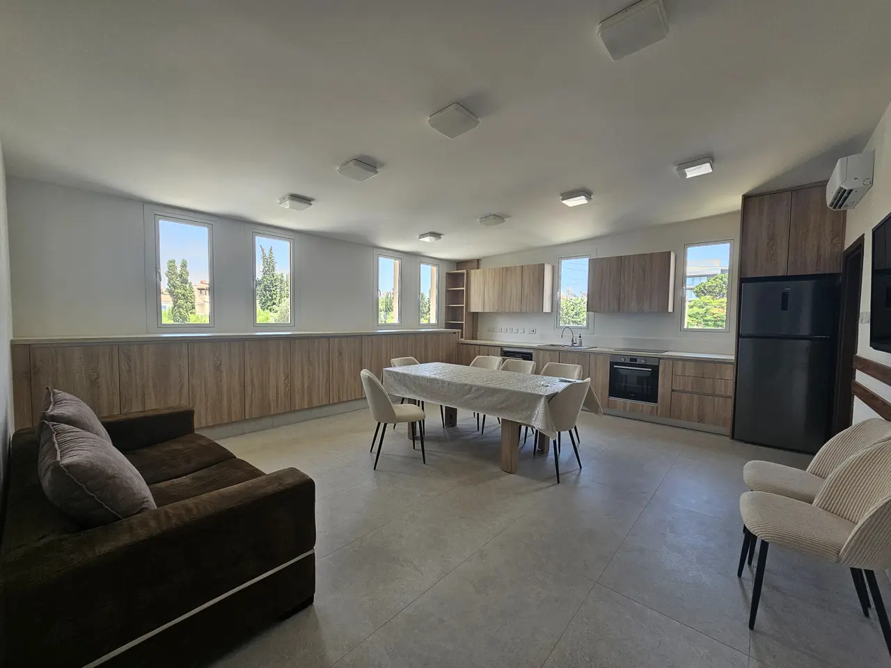  - Image 1