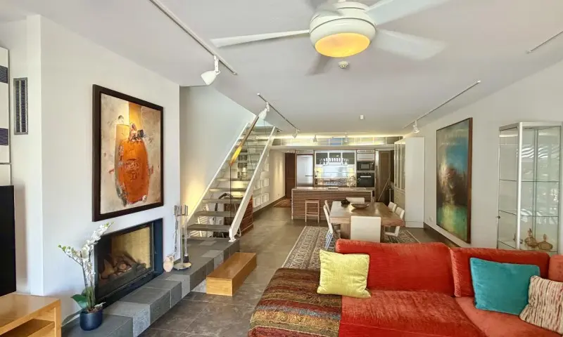  - Image 1