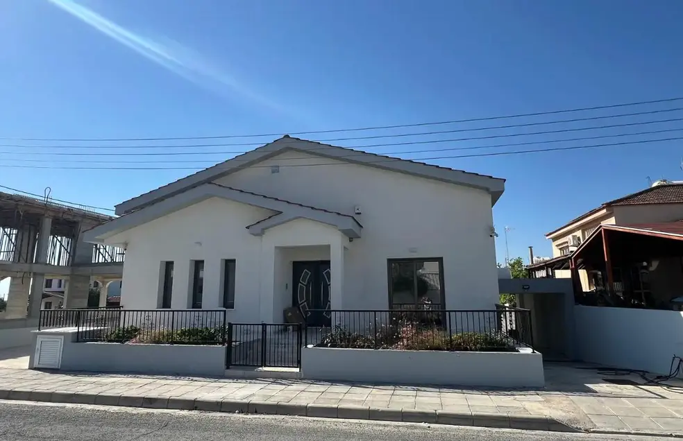  - Image 1