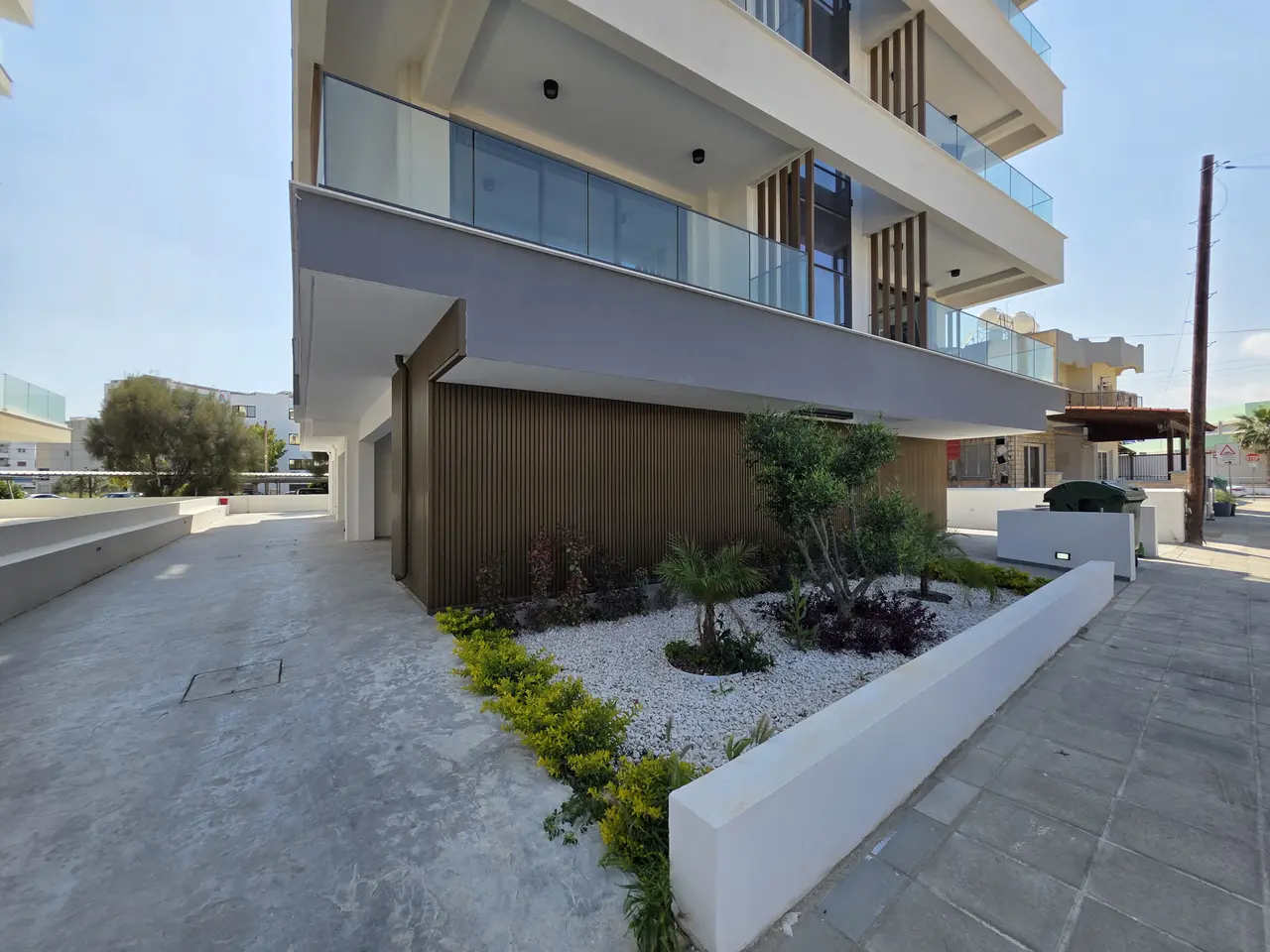  - Image 1