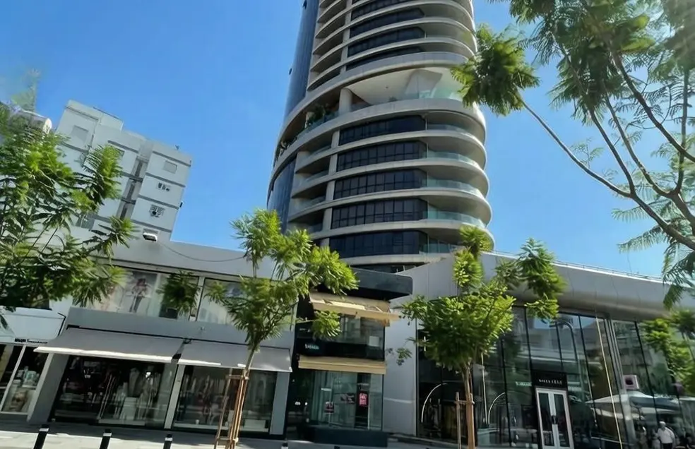  - Image 1