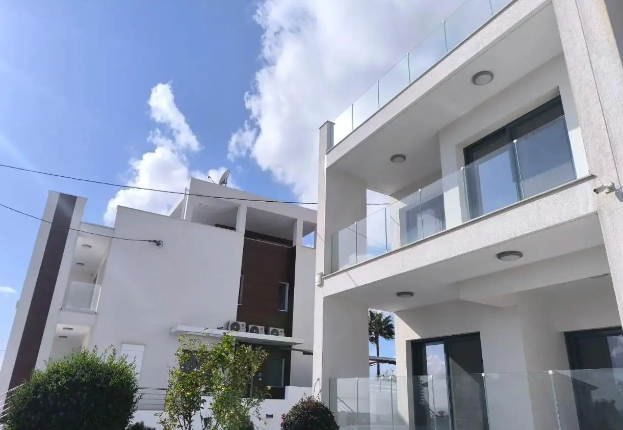 - Image 1