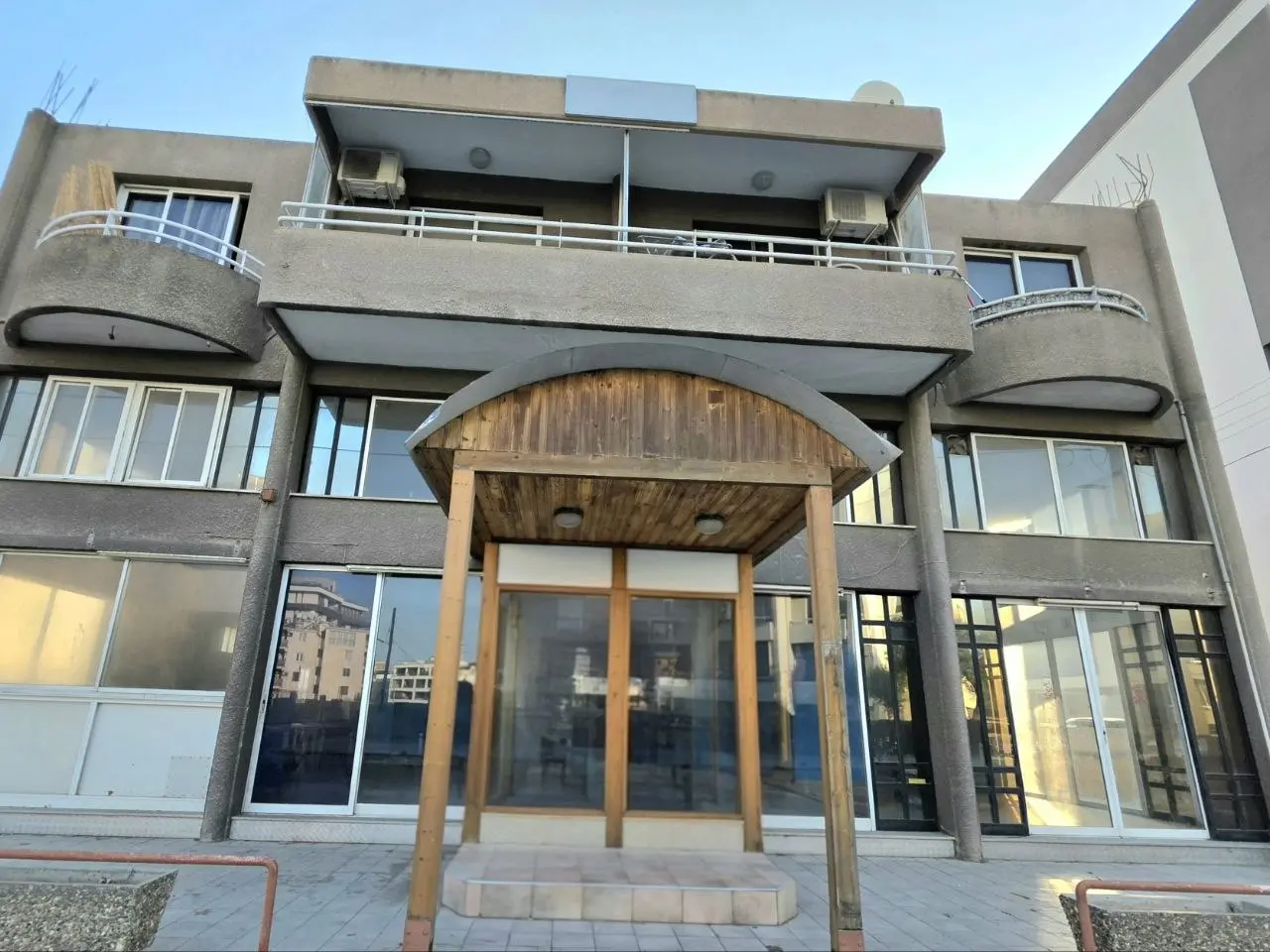  - Image 1
