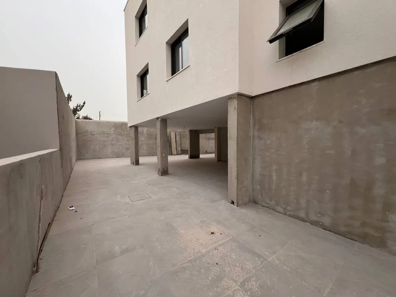 - Image 1