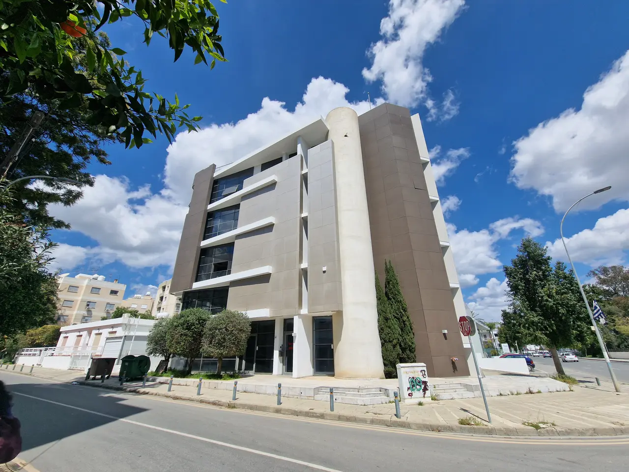 - Image 1