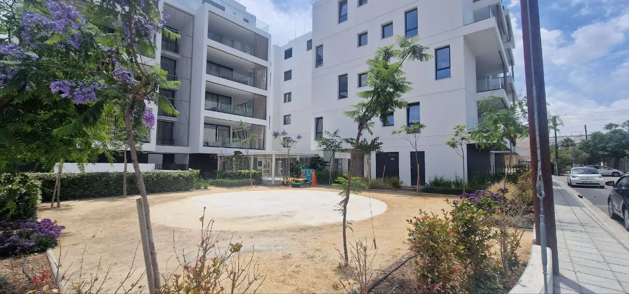  - Image 1