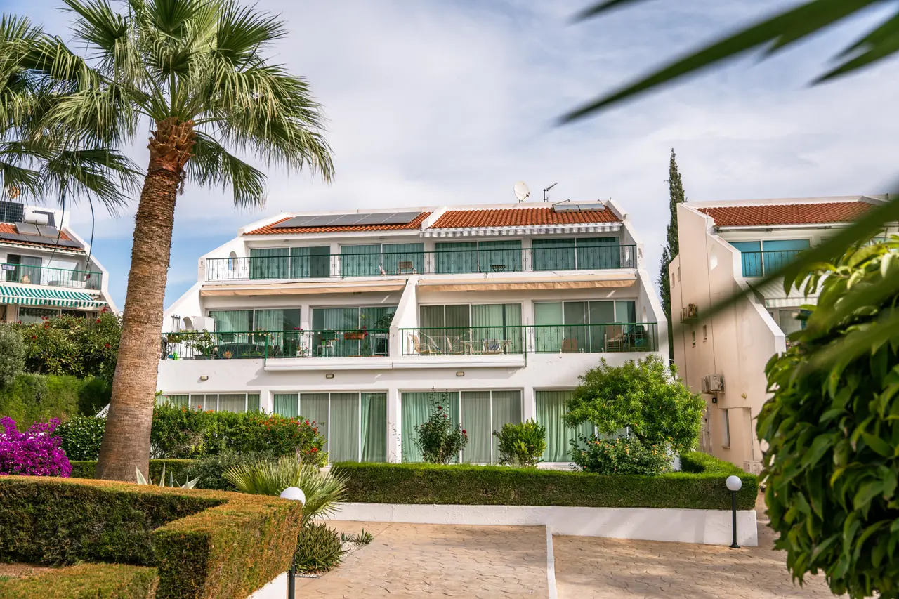  - Image 1