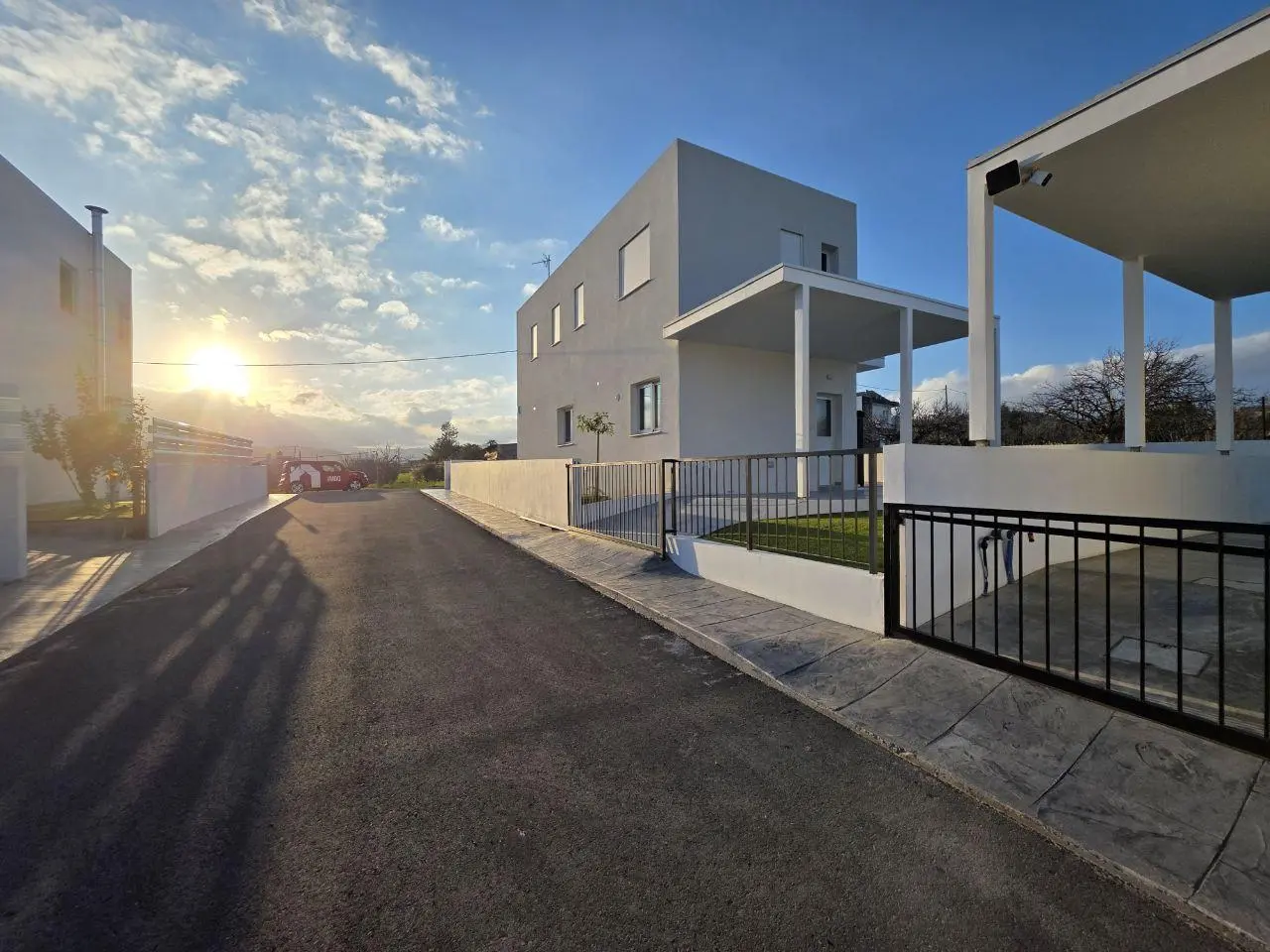  - Image 1