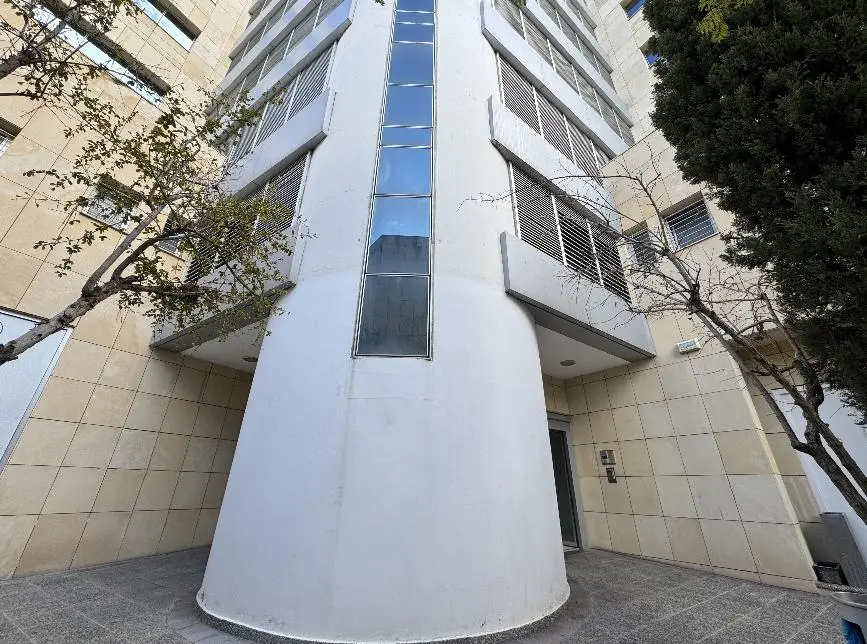  - Image 1