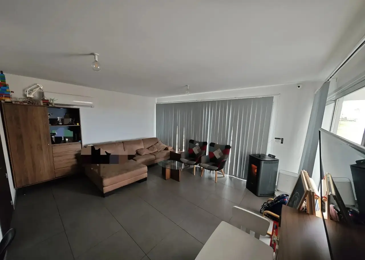 3-bedroom apartment for sale - Image 1