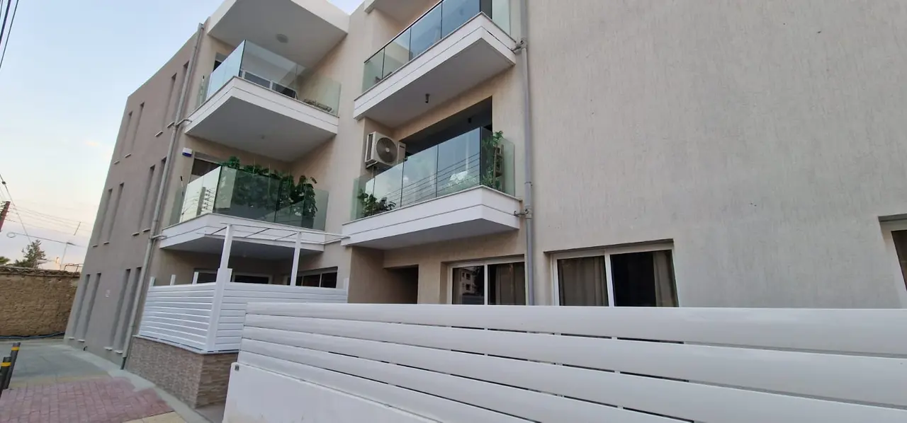 - Image 1