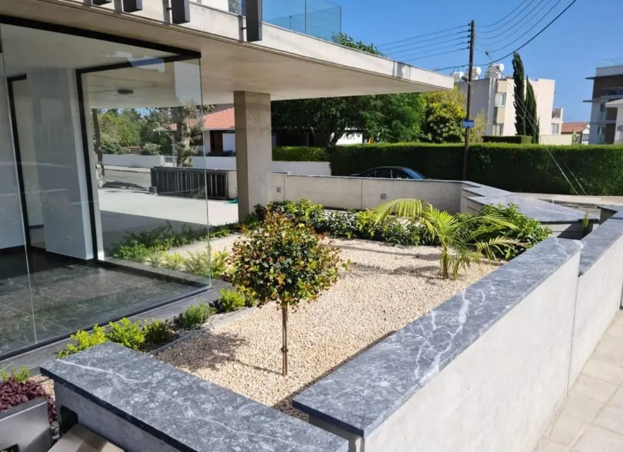  - Image 1