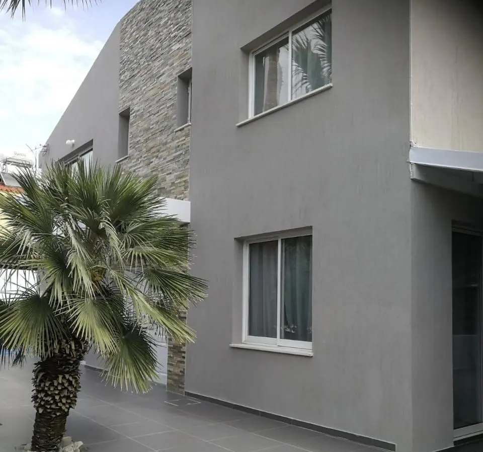  - Image 1