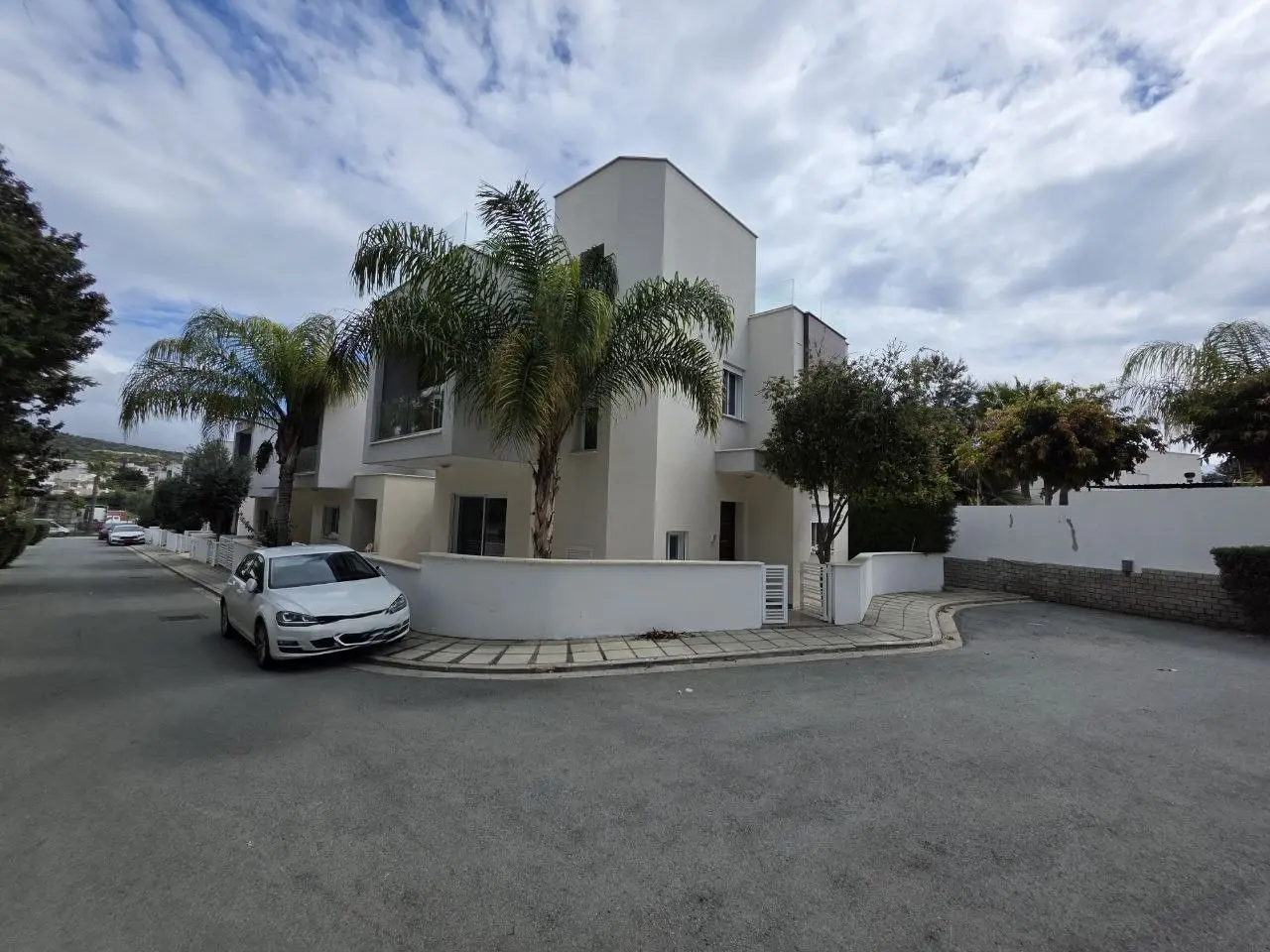  - Image 1