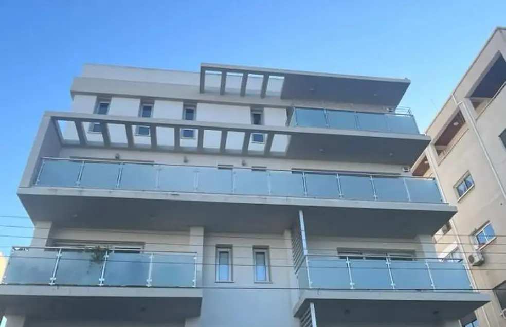  - Image 1