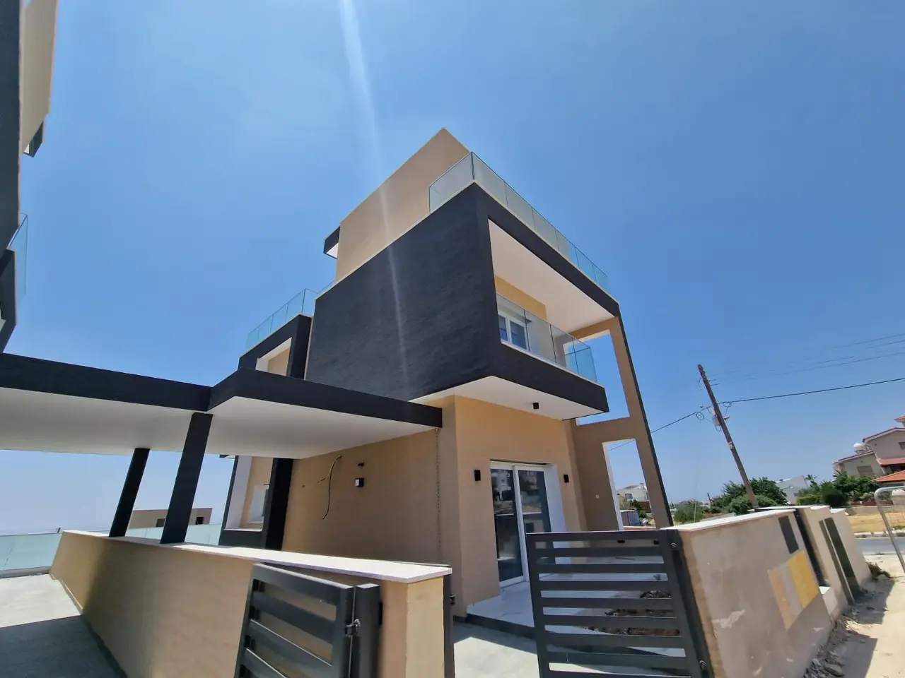 New 3-bedroom house in Limassol / Ypsonas - Image 1