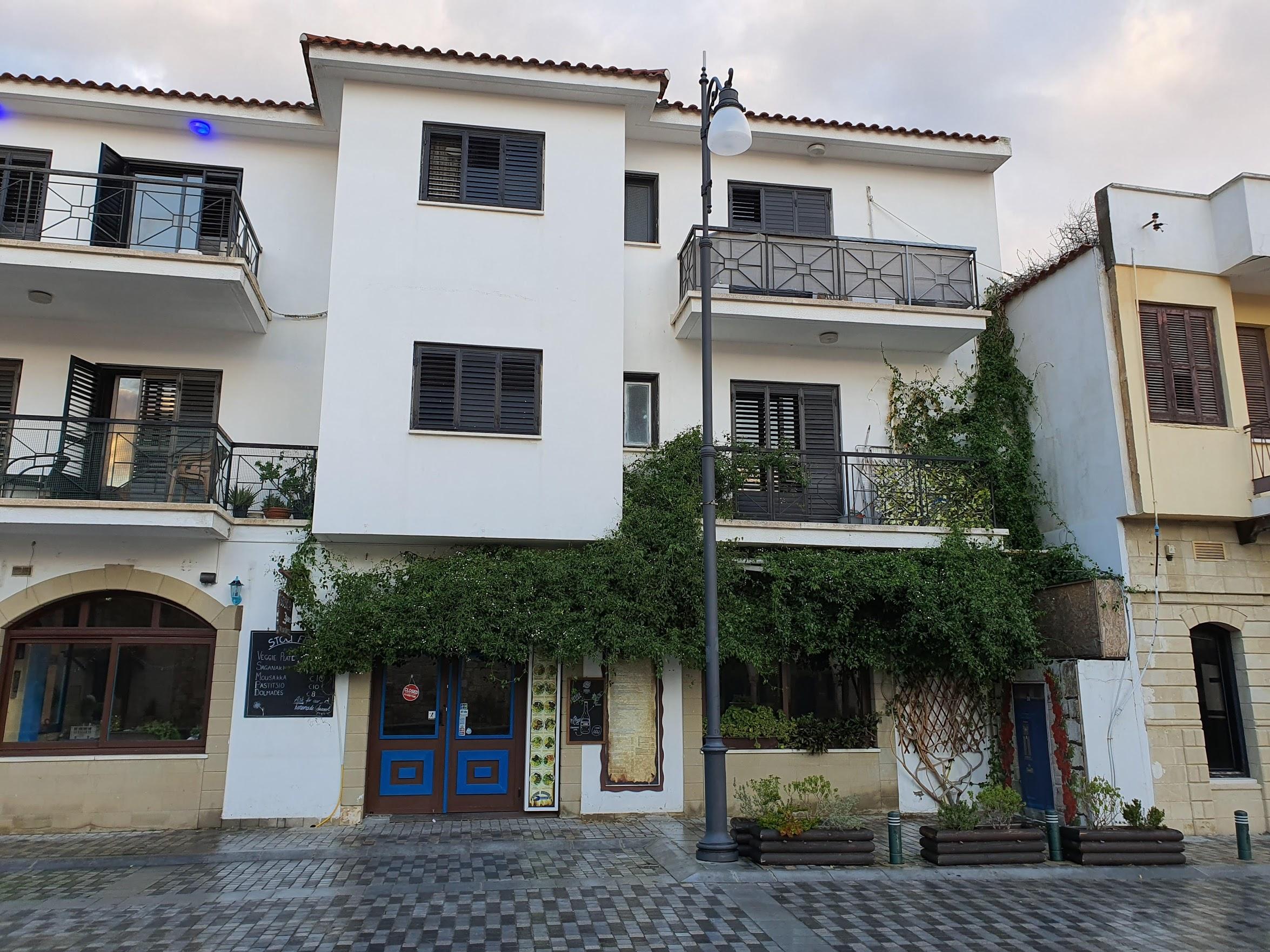 Спрос на недвижимость Кипра со стороны иностранных инвесторов продолжает падать