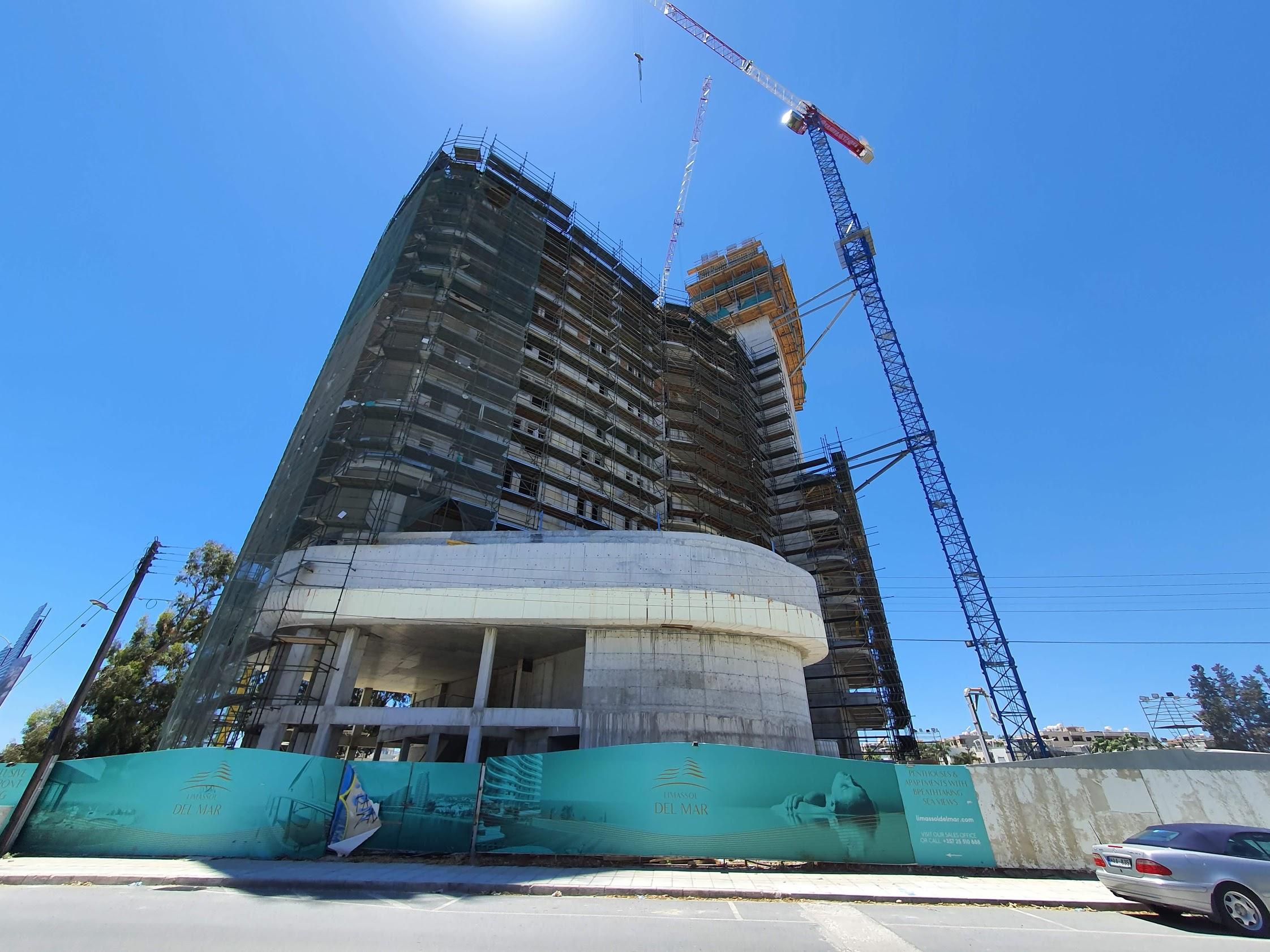 Пустующие элитные квартиры в небоскрёбах Кипра вызывают опасения у застройщиков