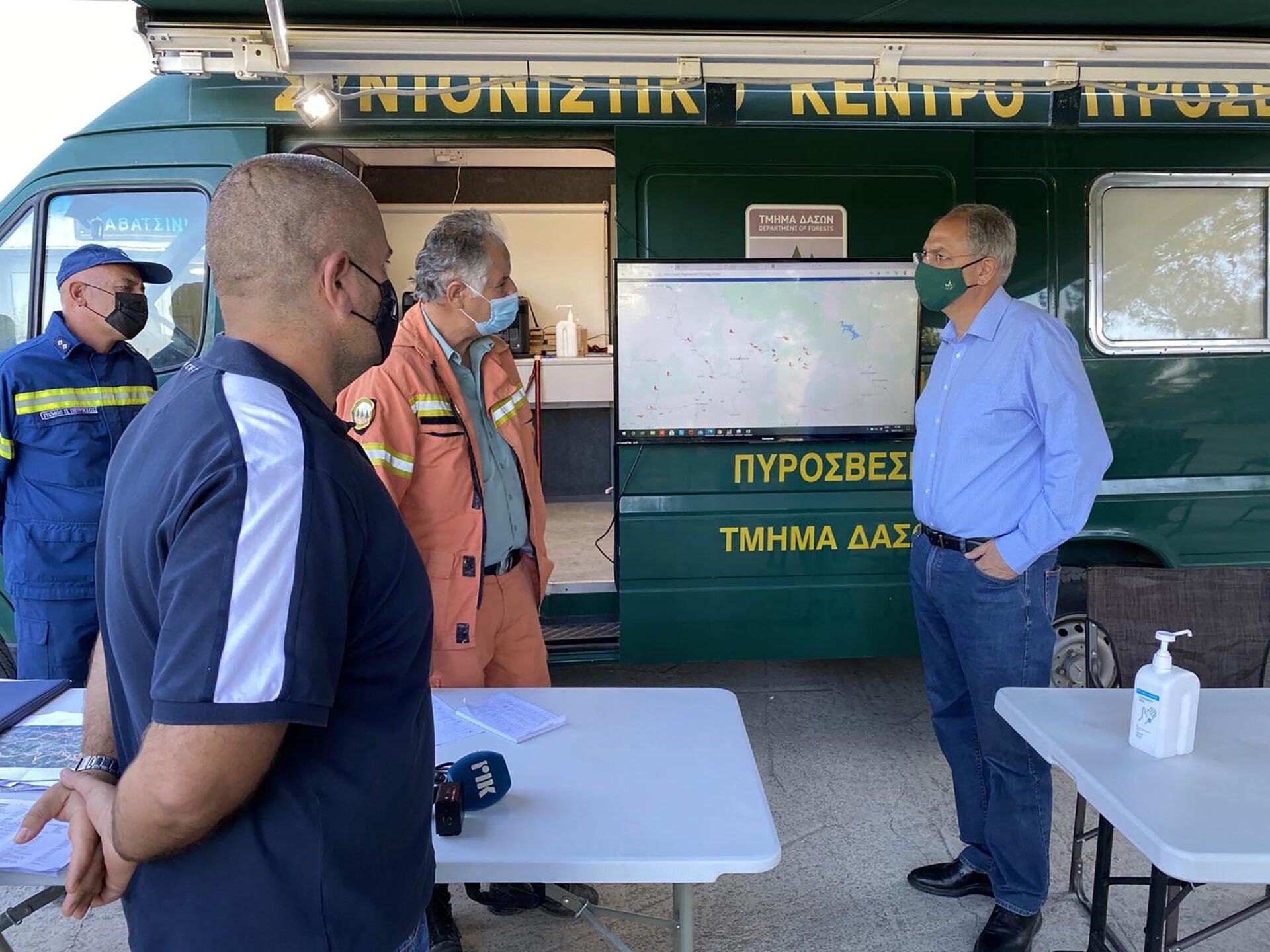 В результате пожара на Кипре сгорело около 80 домов