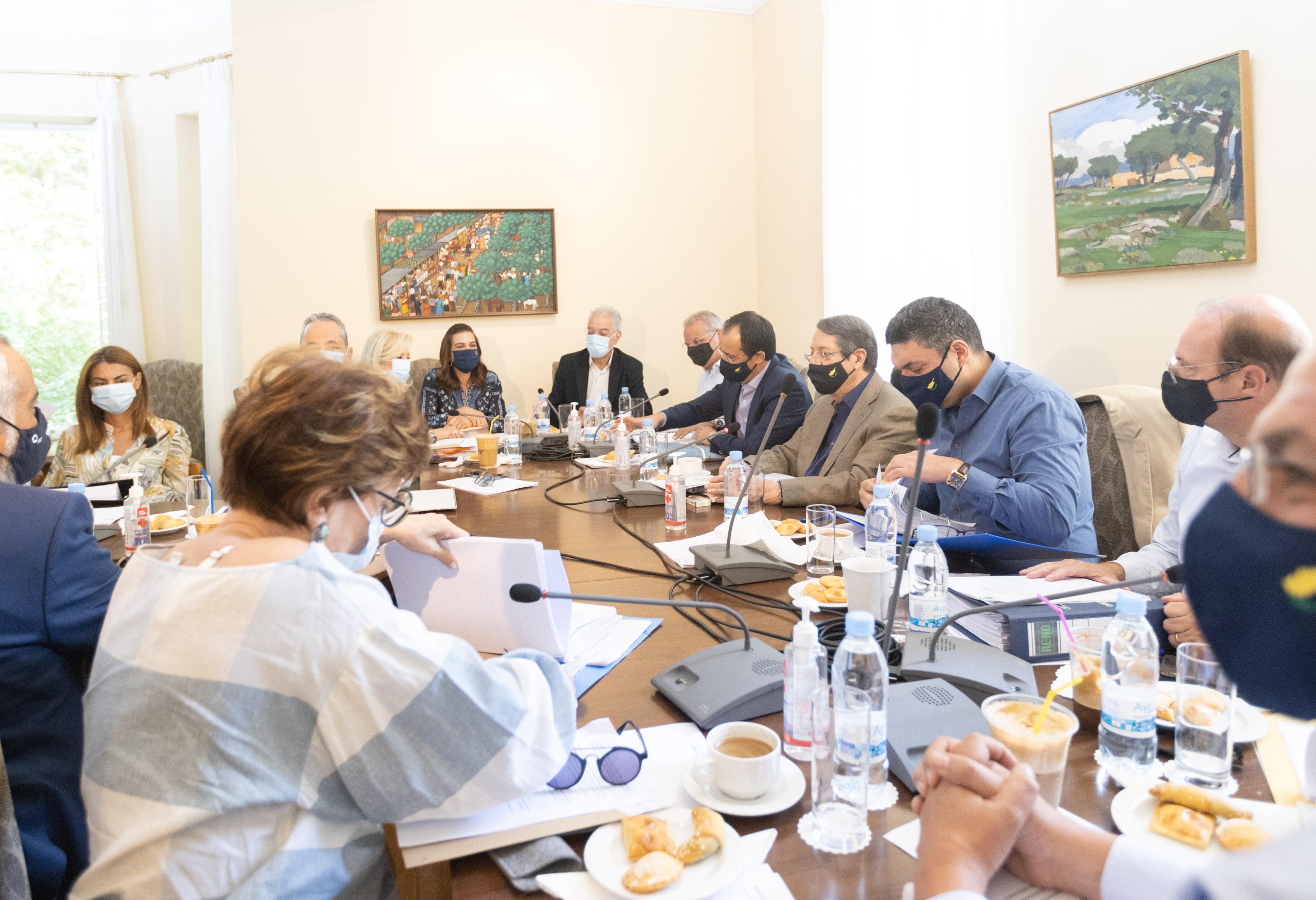 Власти Республики Кипр аннулировали паспорта 10 членов турко-кипрского правительства