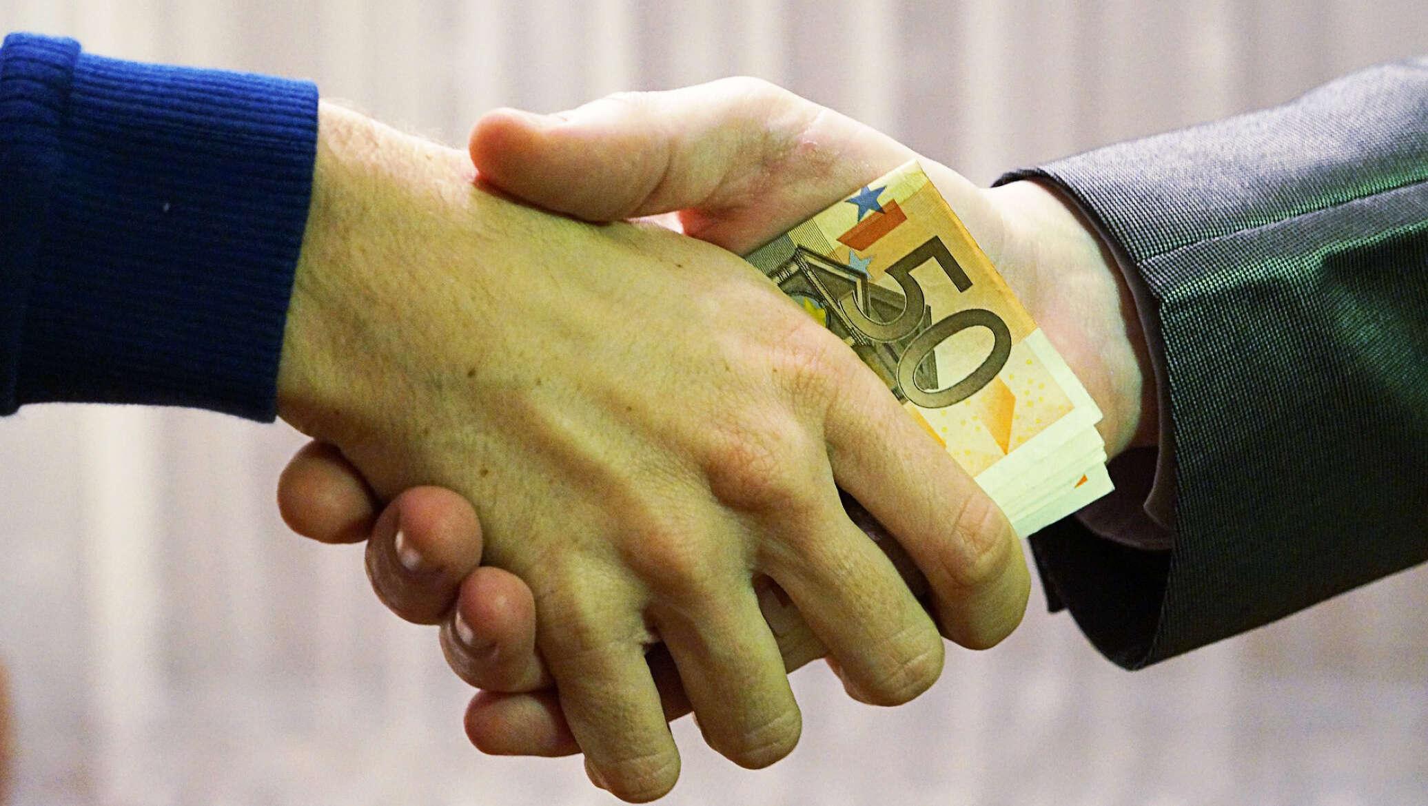 Люди, сообщившие о фактах коррупции на Кипре, теперь под защитой государства