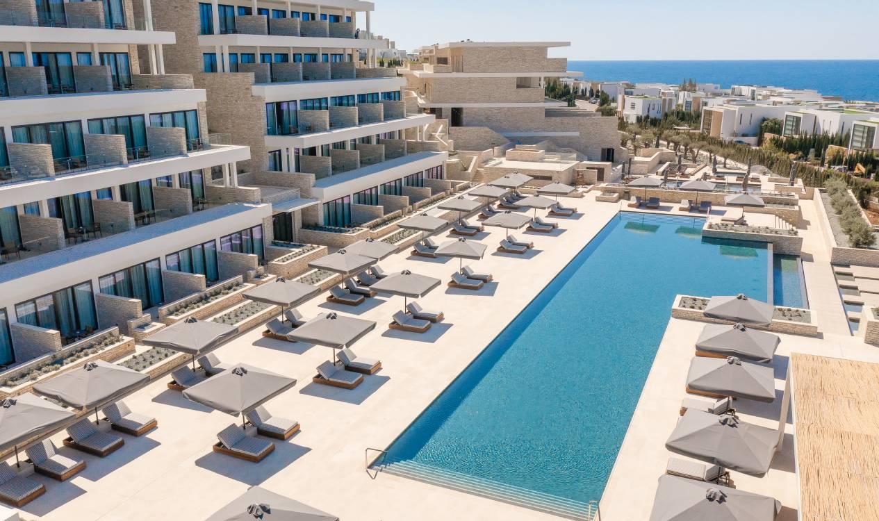 В Пафосе состоялось торжественное открытие новой 5-звездочной гостиницы Cap St Georges Hotel & Resort