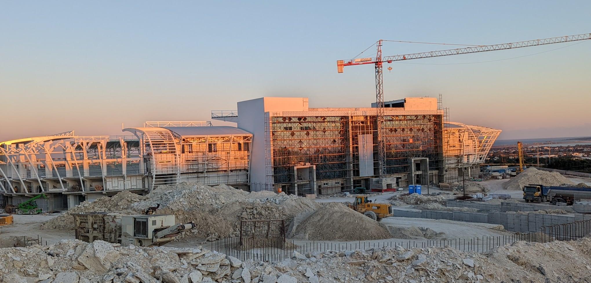 Открытие нового футбольного стадиона в Лимассоле откладывается на неопределенный срок