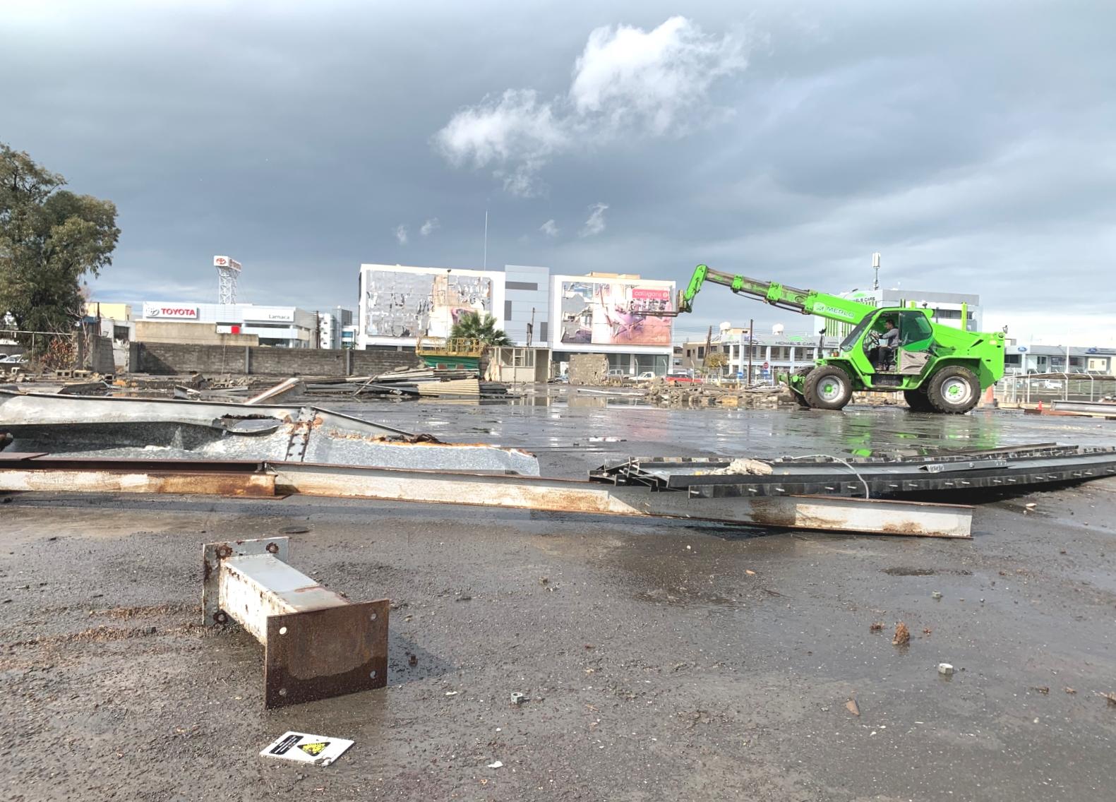 Газовые установки в прибрежной зоне Ларнаки демонтируют