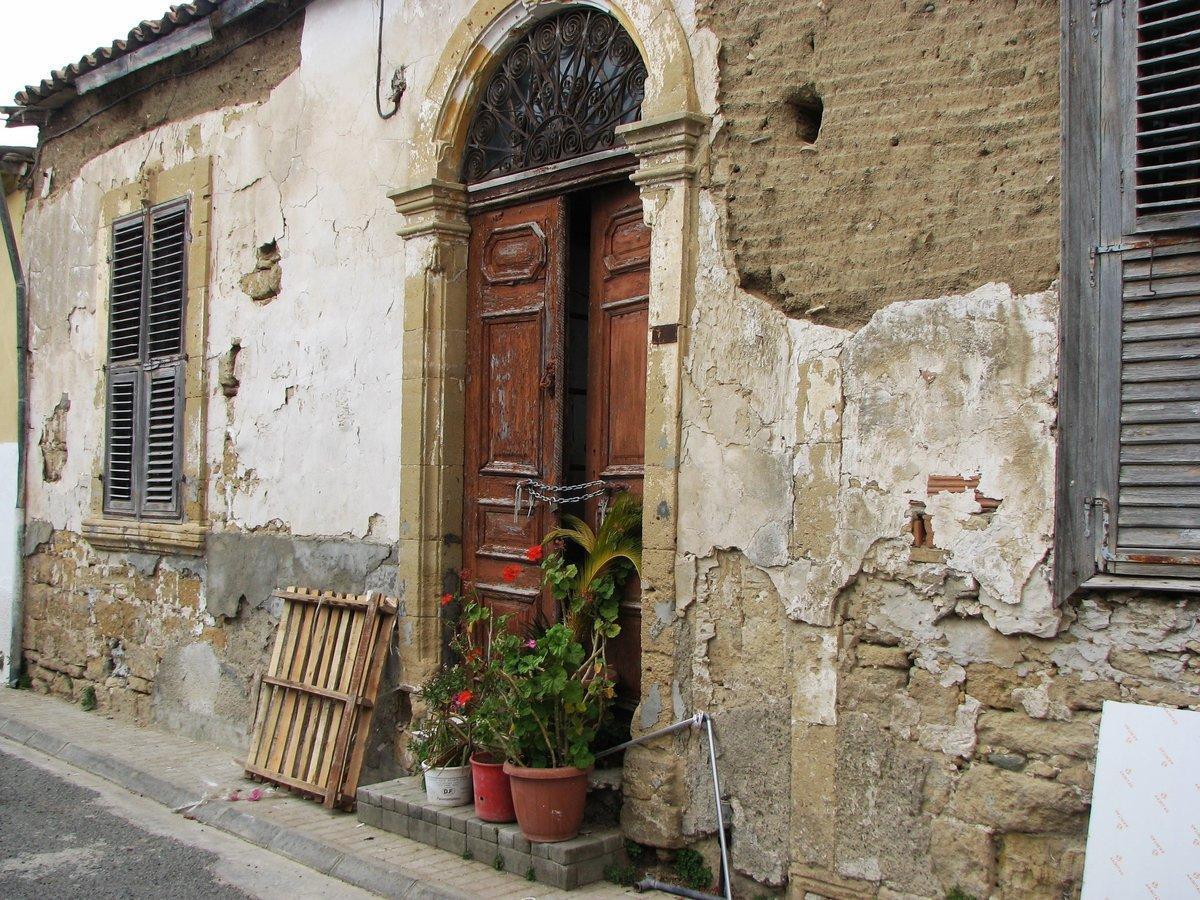 Муниципалитет Никосии выявил очередную партию аварийных зданий в городе