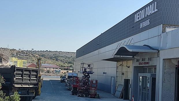 Neon Mall: новый торговый центр в Пафосе