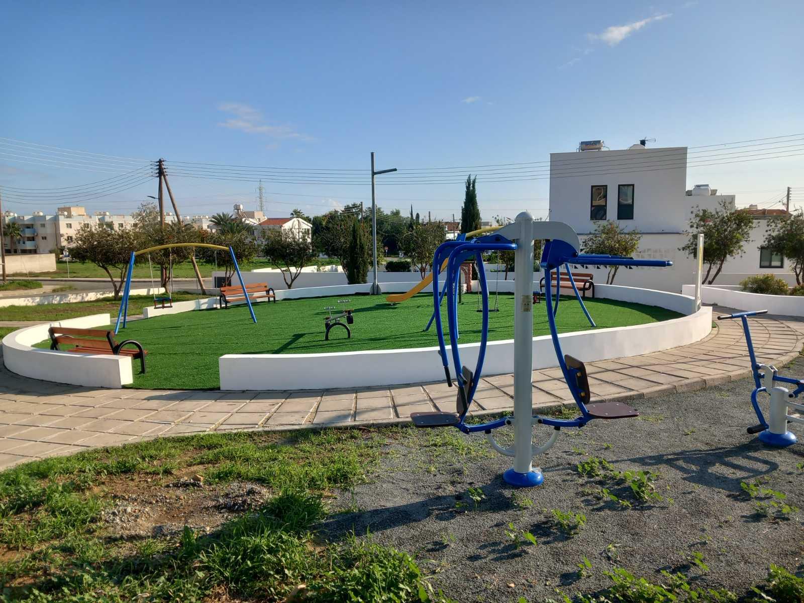 В Ларнаке появилась новая детская площадка