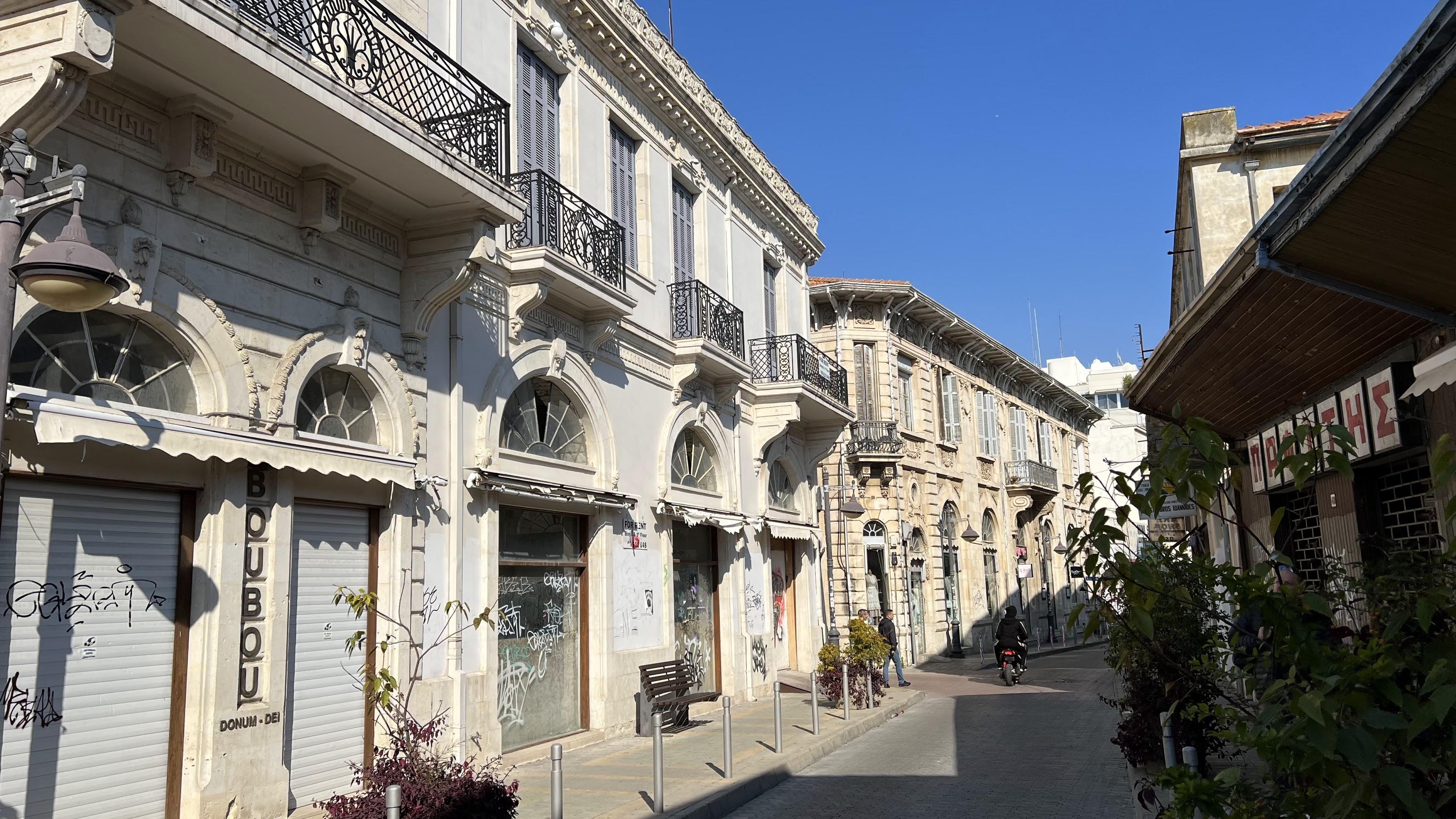 Сколько денег нужно зарабатывать в месяц, чтобы комфортно жить в Лимассоле или Никосии?